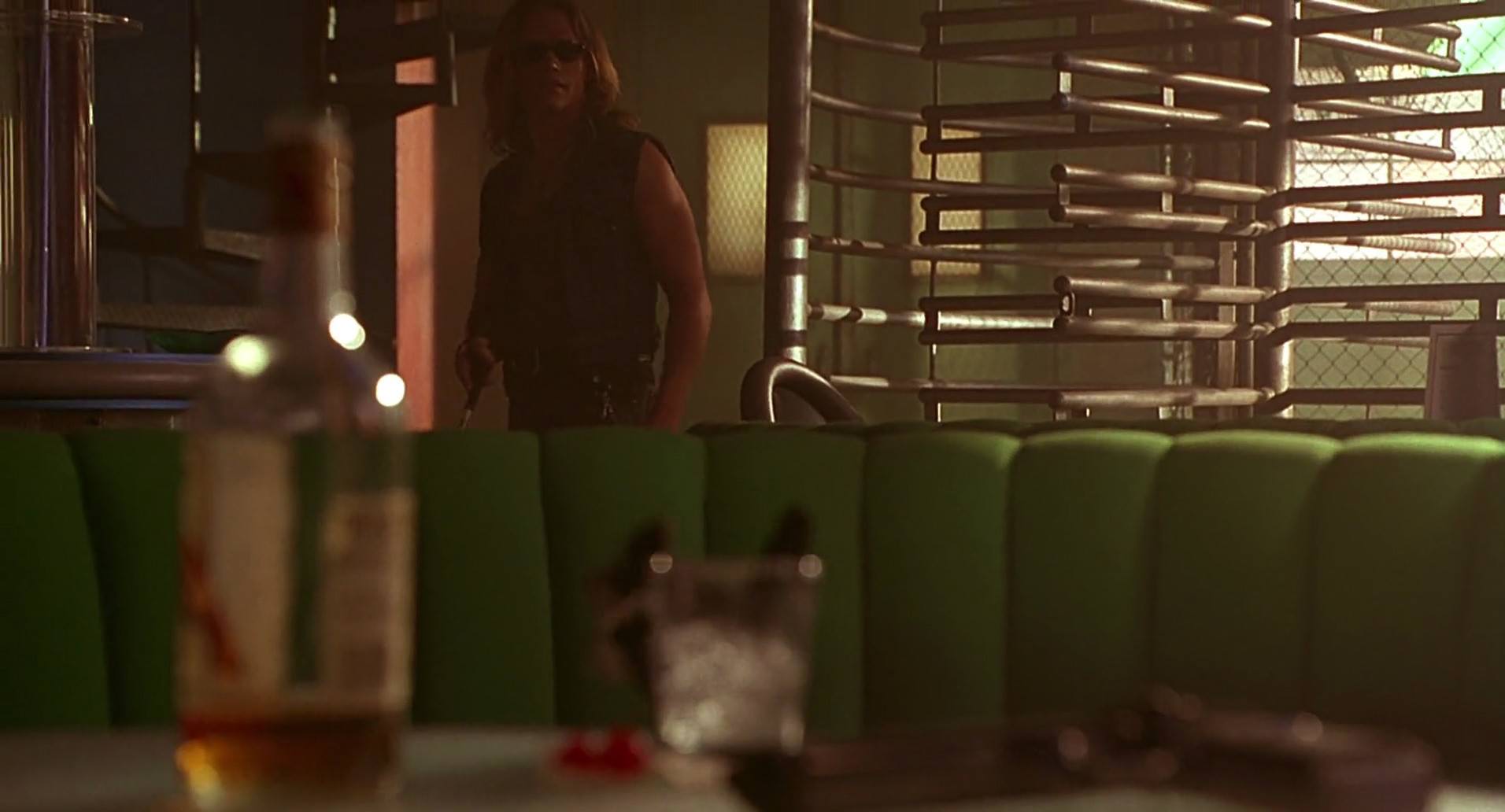 Barb Wire (1996) HD screenshot 5774