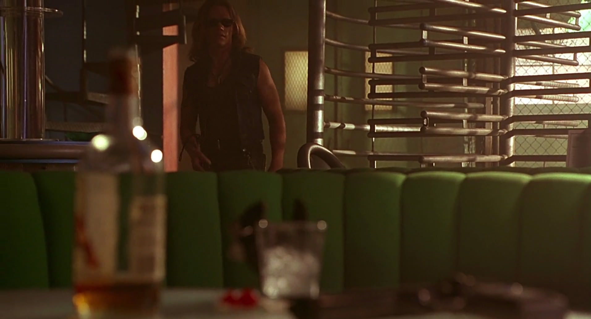 Barb Wire (1996) screencap 5775