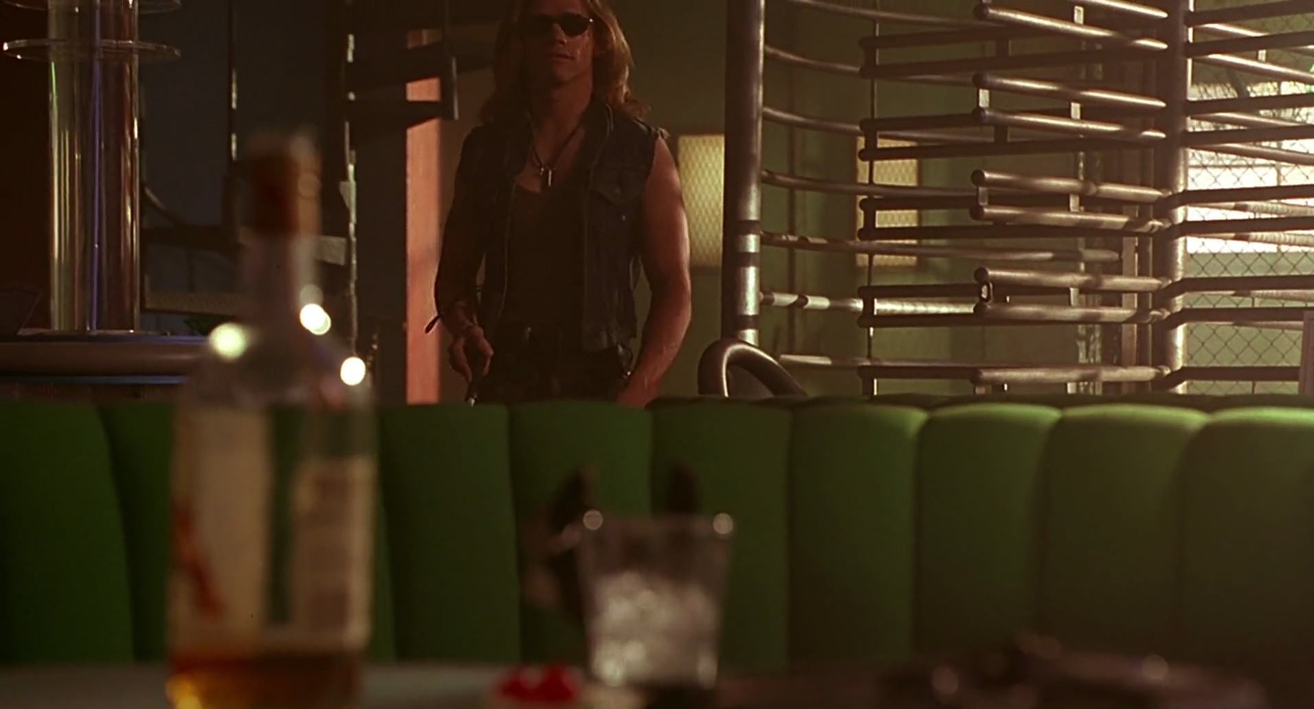 Barb Wire (1996) HD screenshot 5777