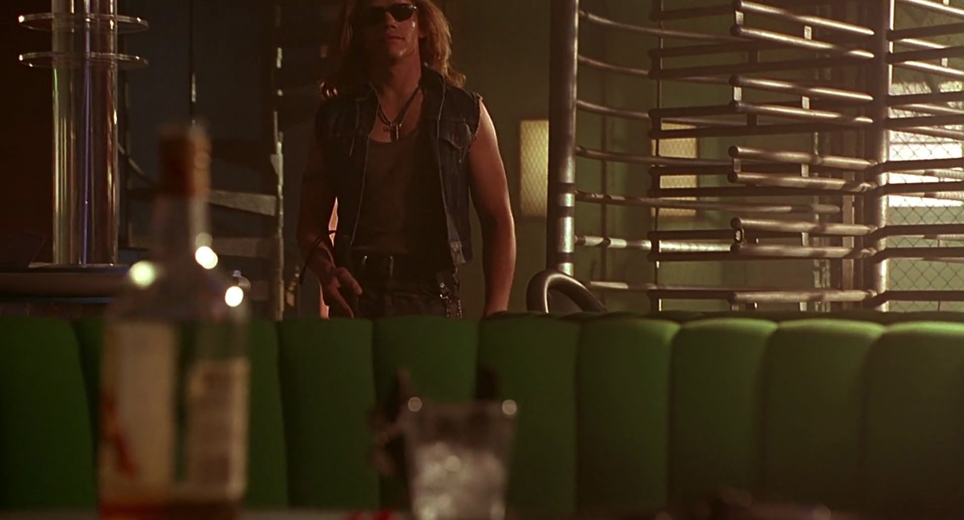 Barb Wire (1996) screencap 5778