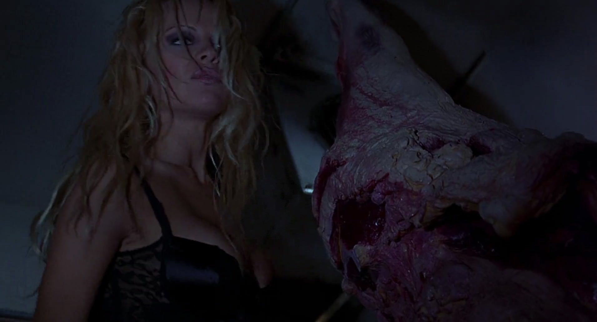 Barb Wire (1996) screencap 579