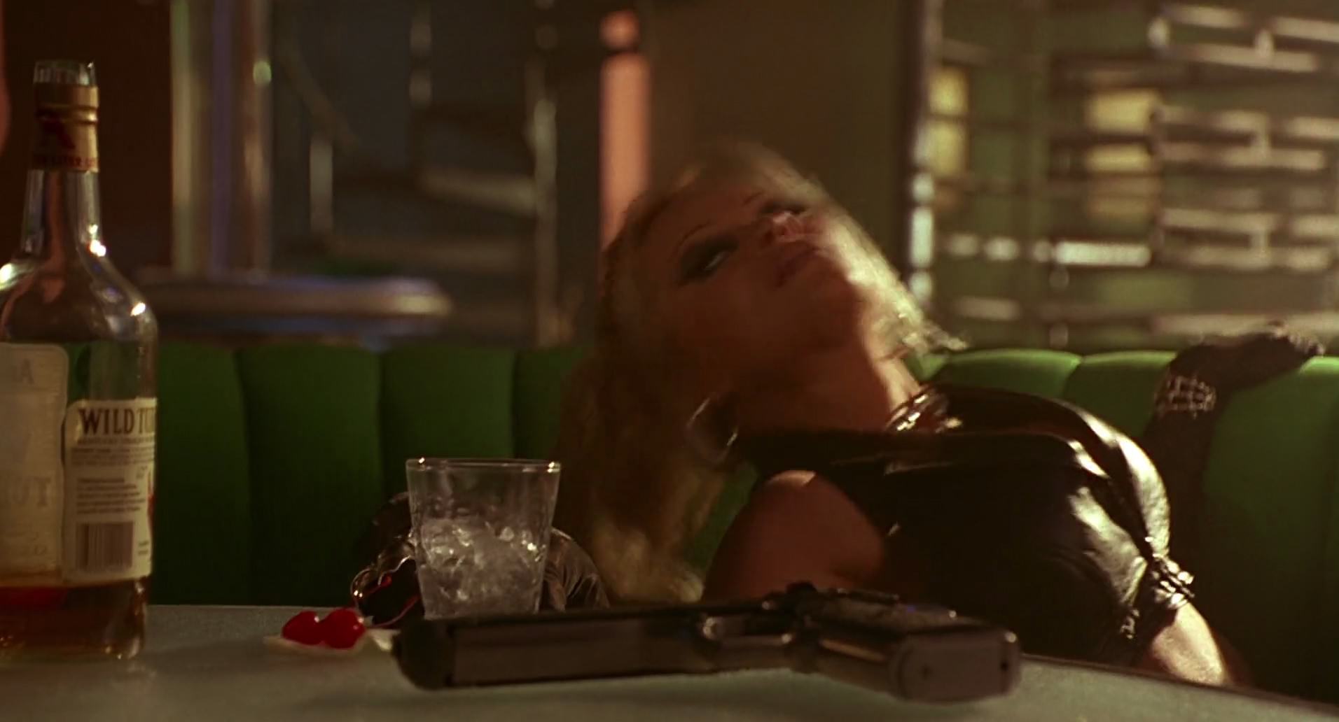 Barb Wire (1996) screencap 5802