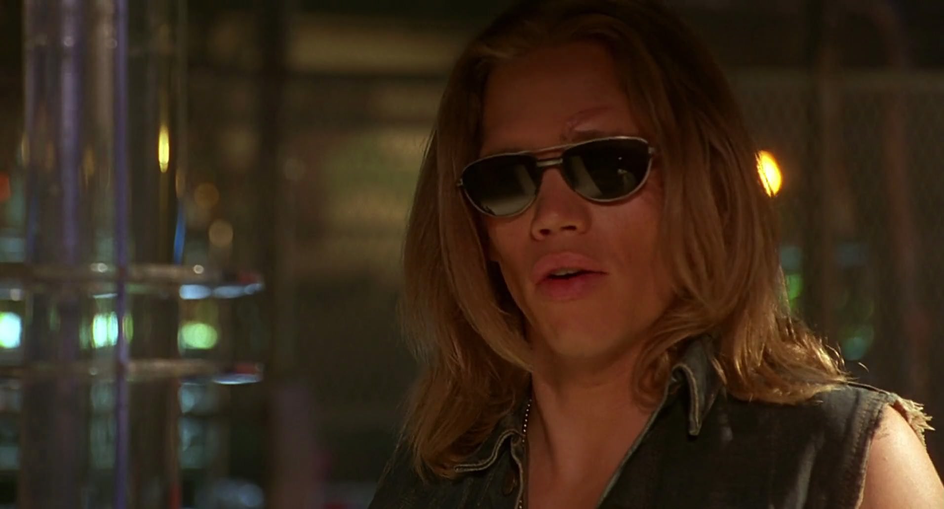 Barb Wire (1996) HD screenshot 5807