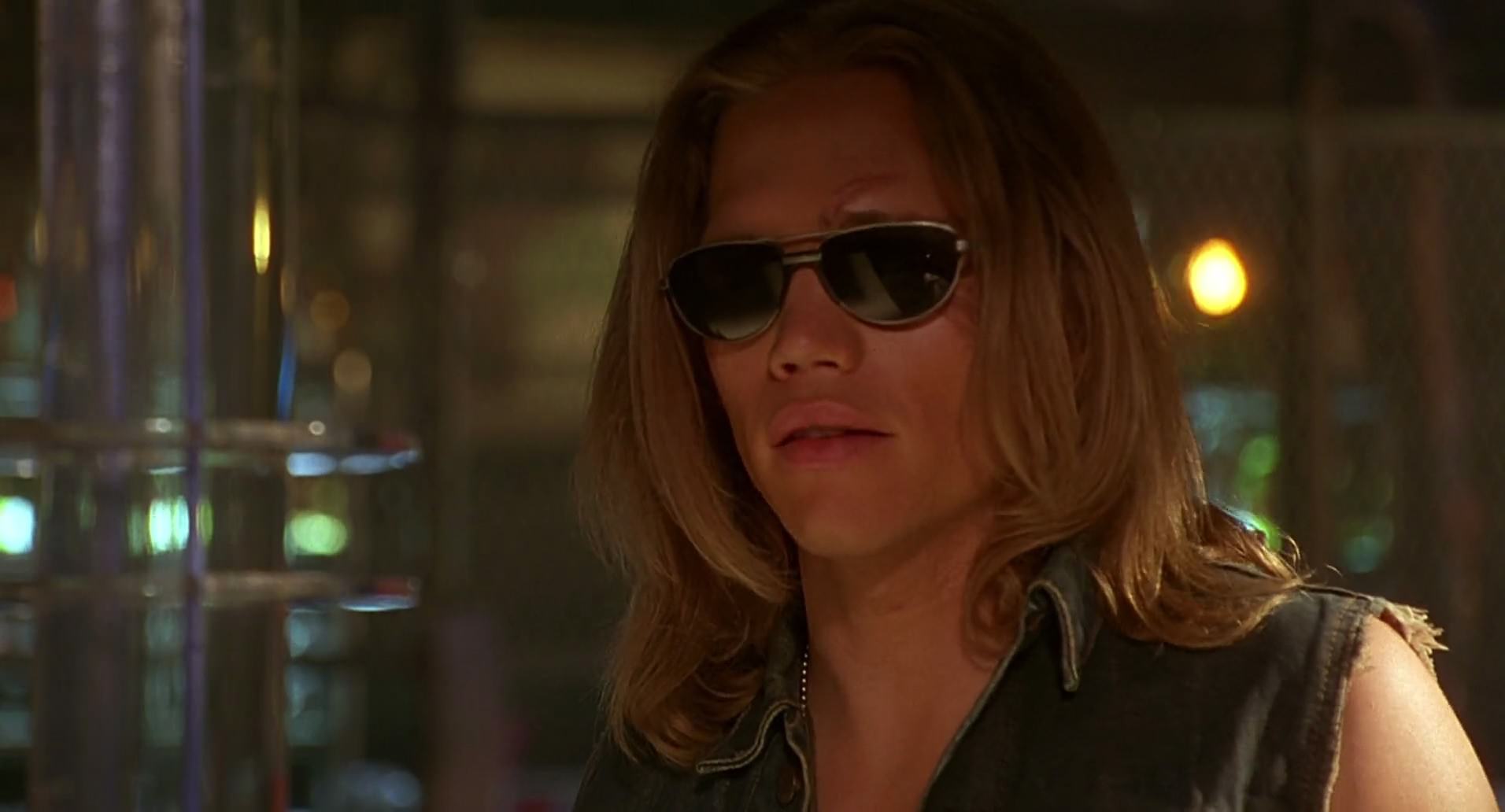 Barb Wire (1996) screencap 5808