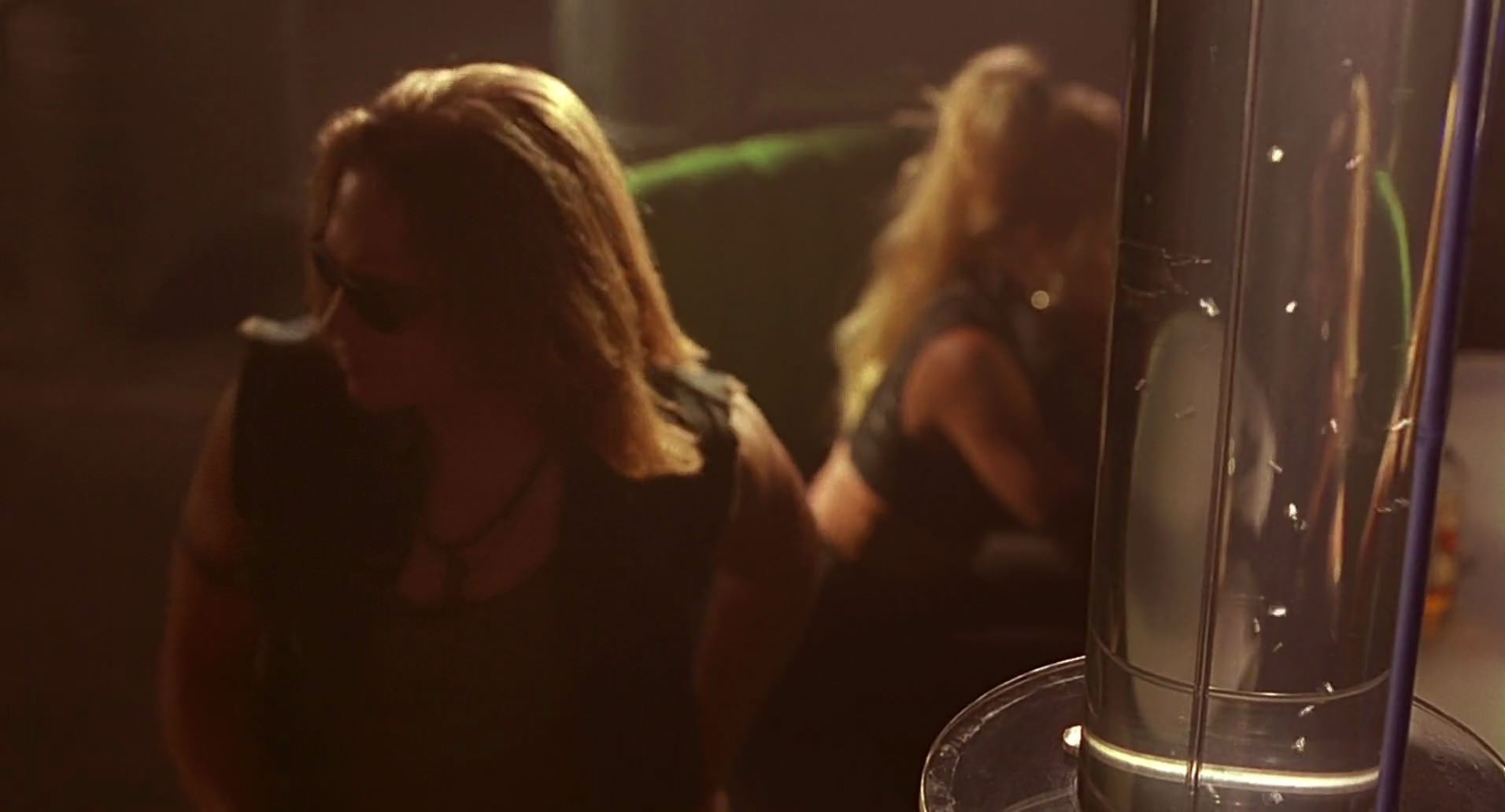 Barb Wire (1996) HD screenshot 5813