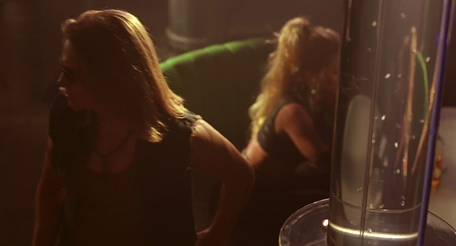 Barb Wire (1996) screencap 5814