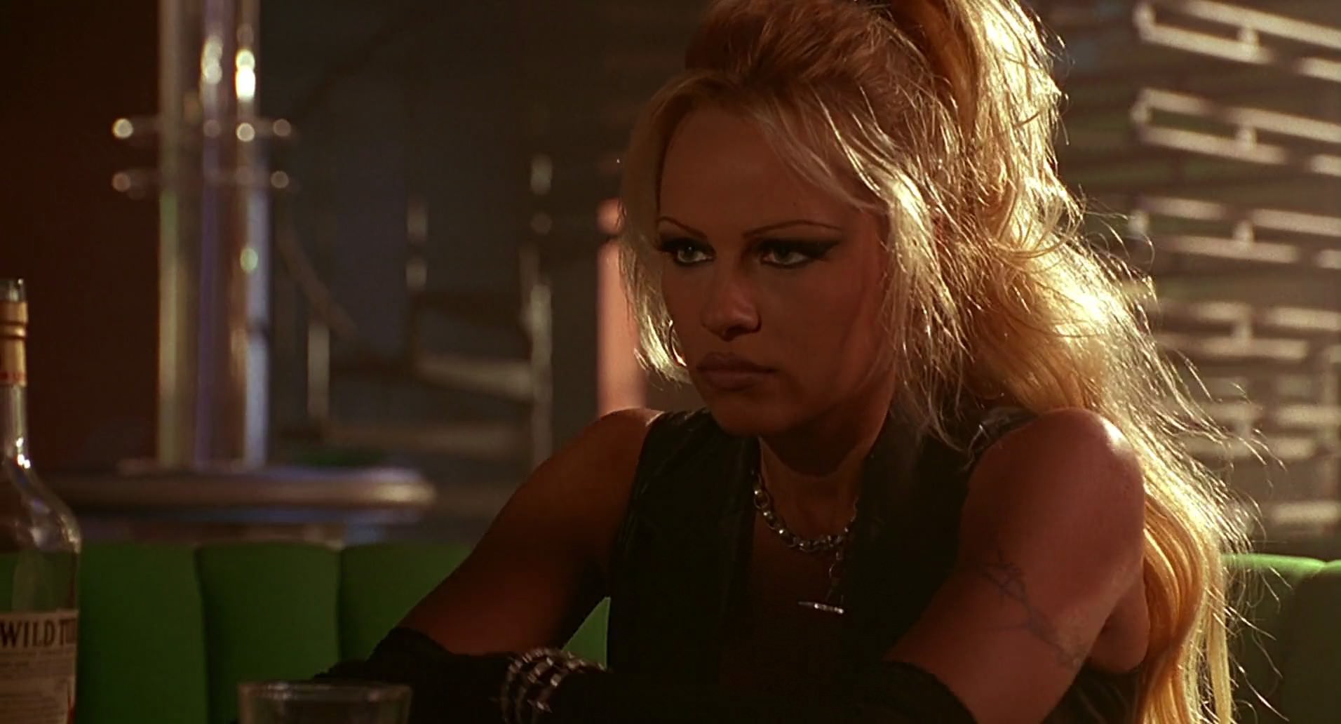 Barb Wire (1996) HD screenshot 5816