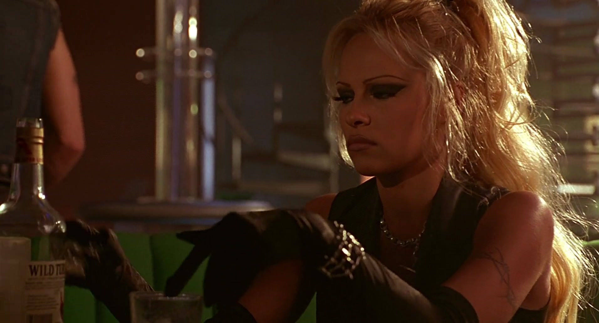 Barb Wire (1996) HD screenshot 5819