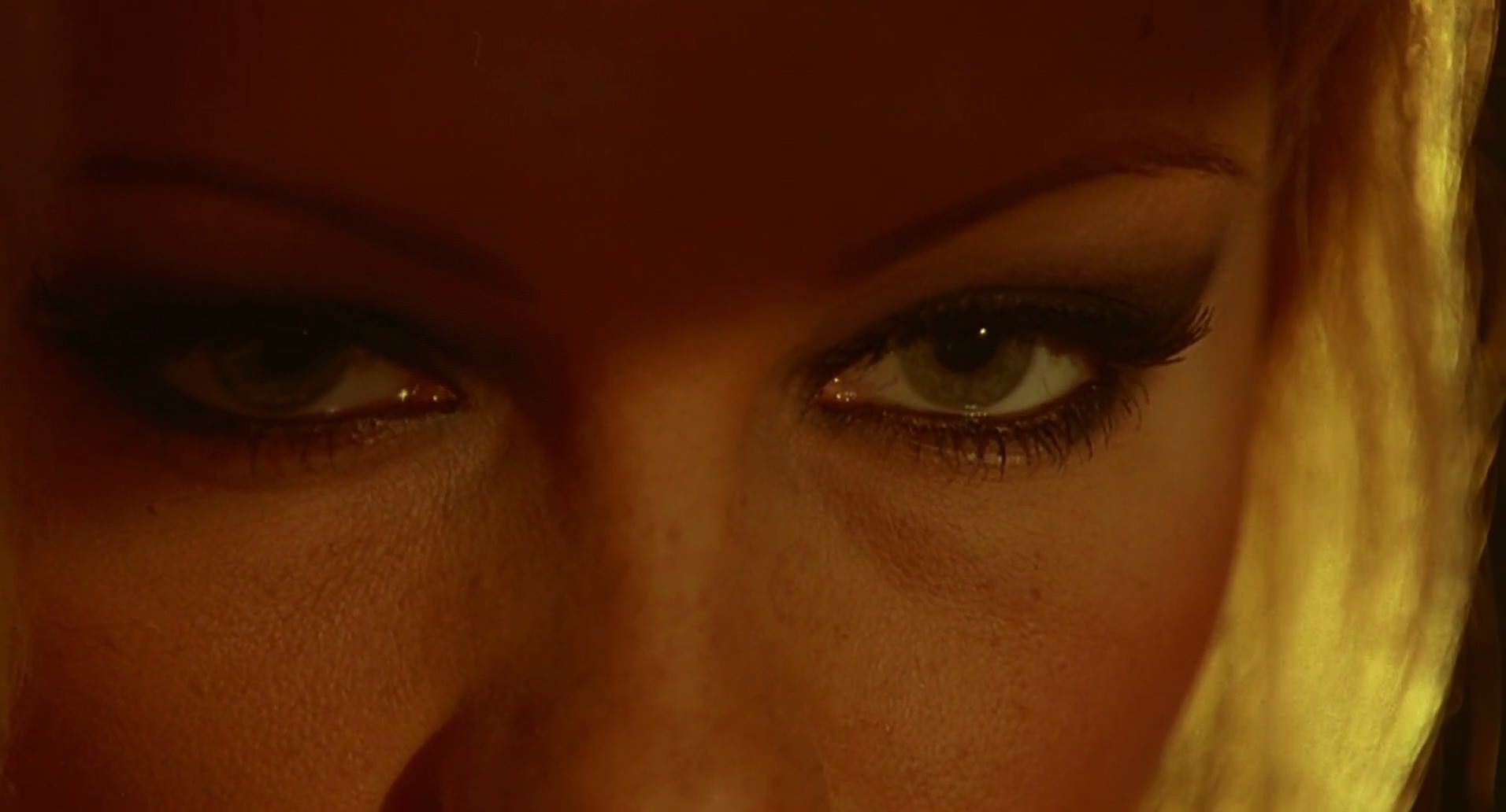 Barb Wire (1996) HD screenshot 5837