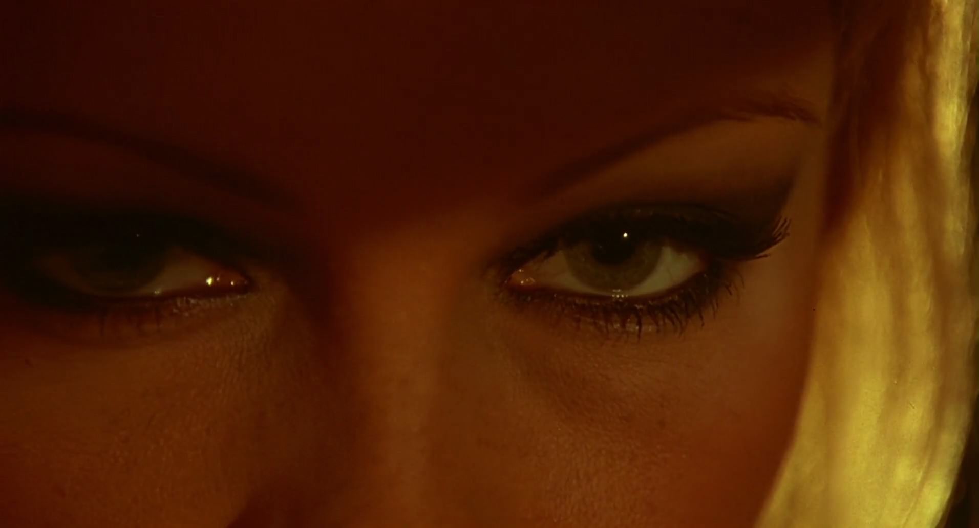 Barb Wire (1996) HD screenshot 5843