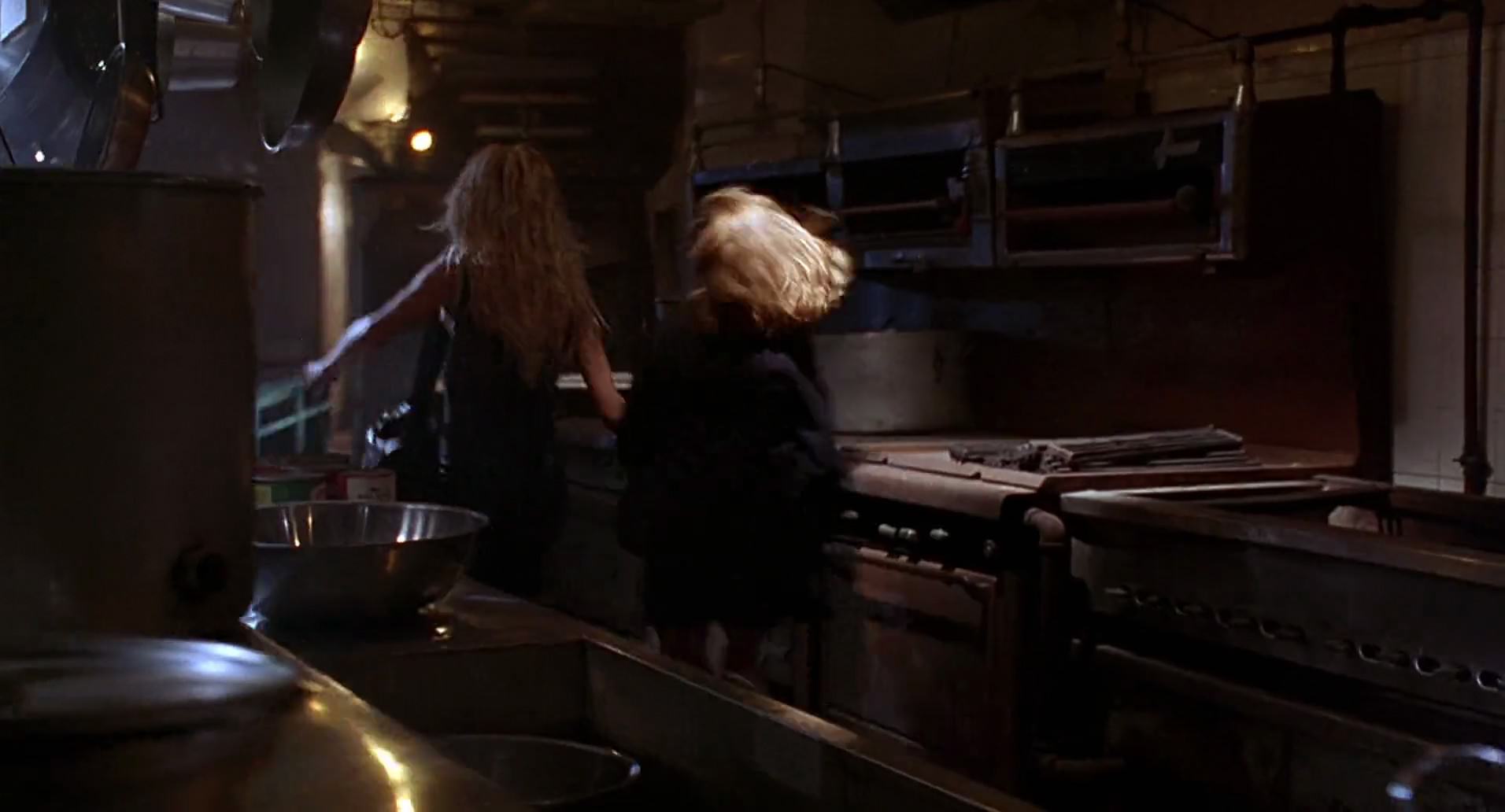 Barb Wire (1996) screencap 585