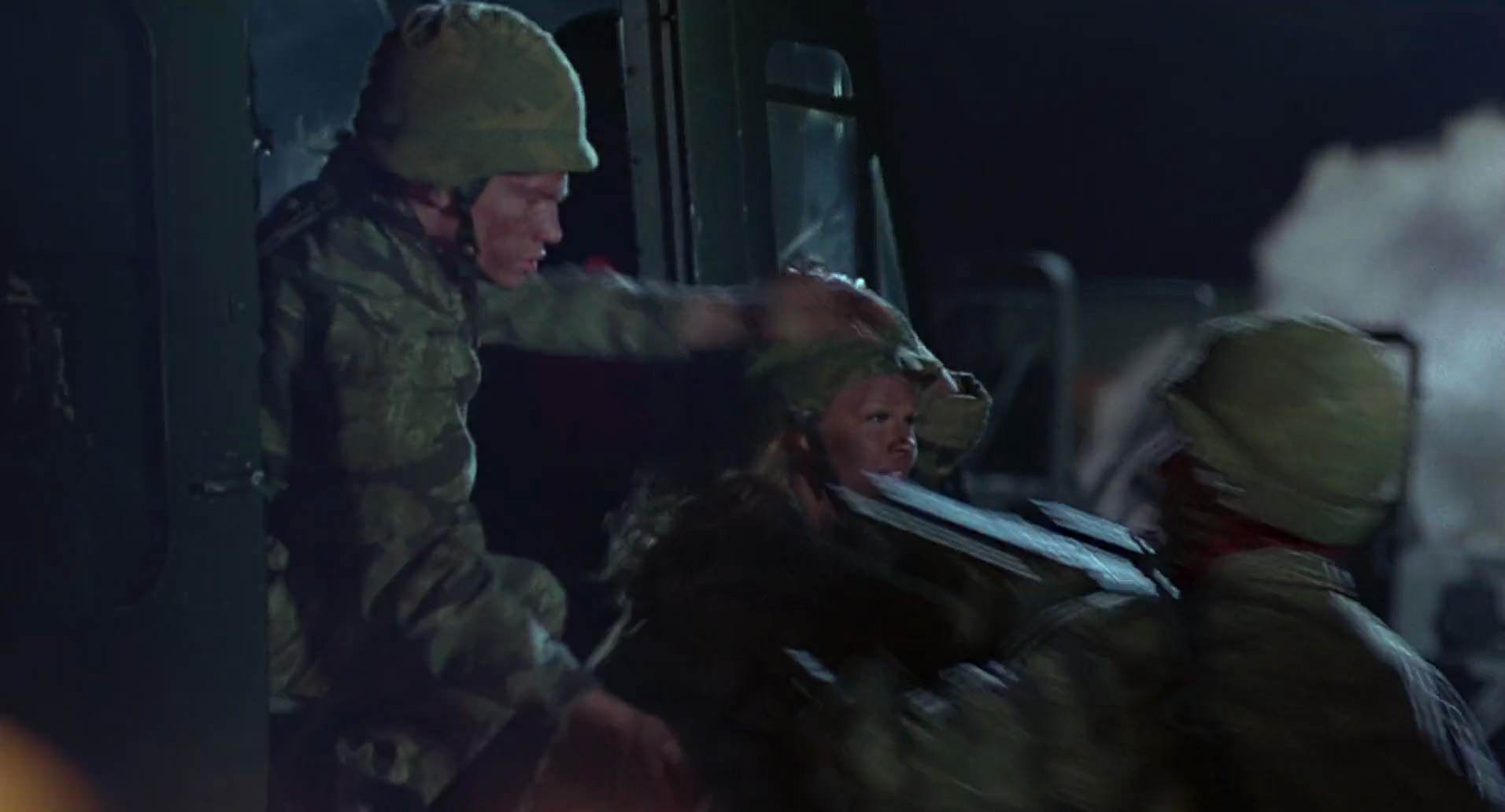 Barb Wire (1996) HD screenshot 5861
