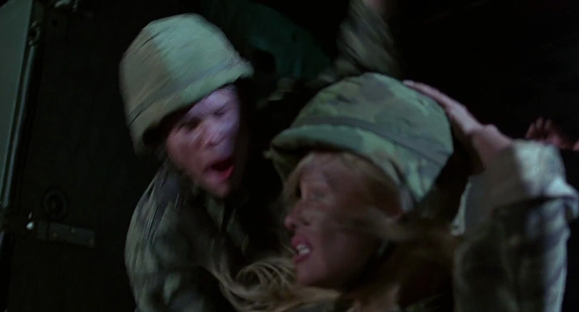 Barb Wire (1996) screencap 5865