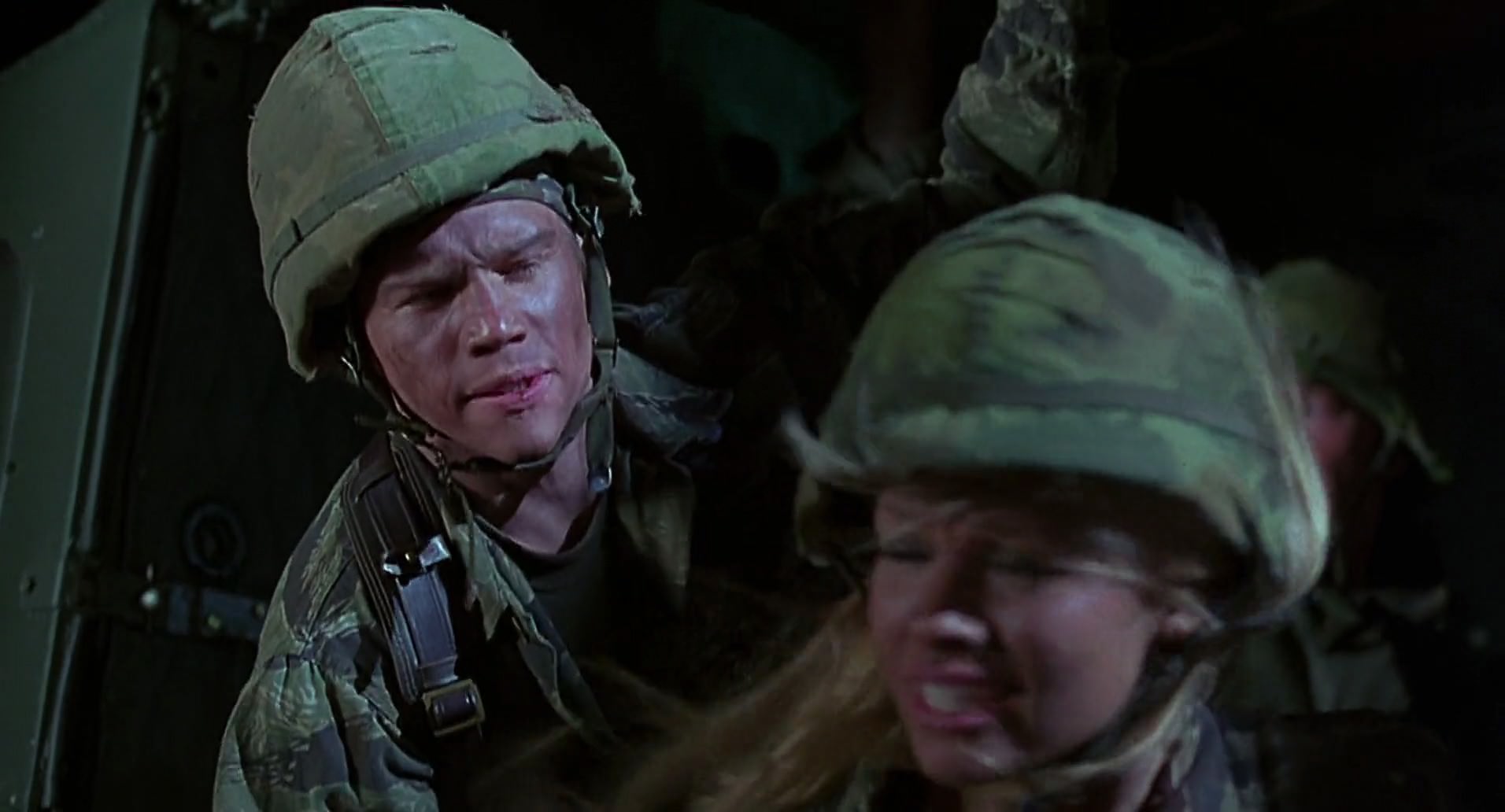 Barb Wire (1996) HD screenshot 5873