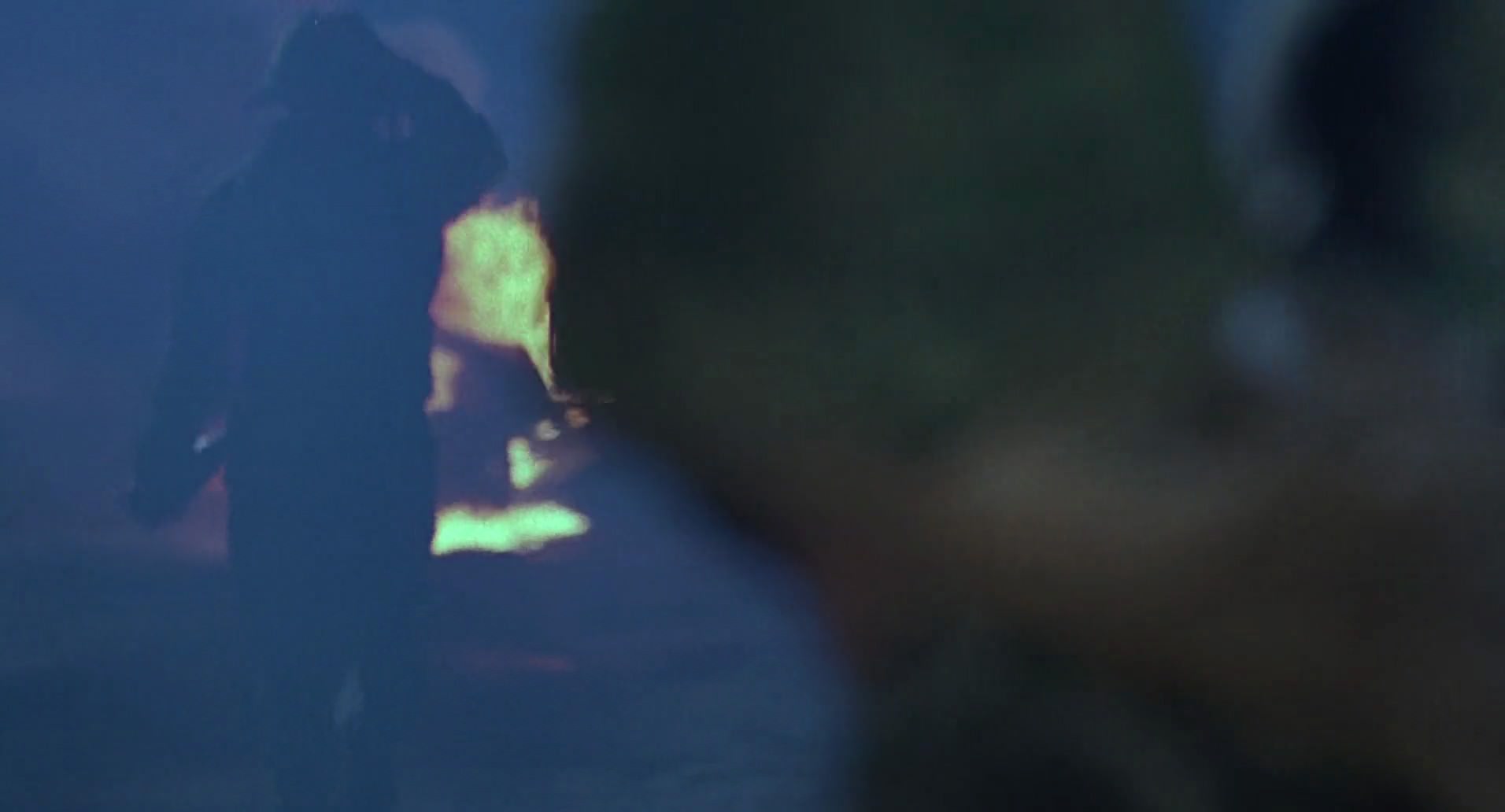 Barb Wire (1996) screencap 5880