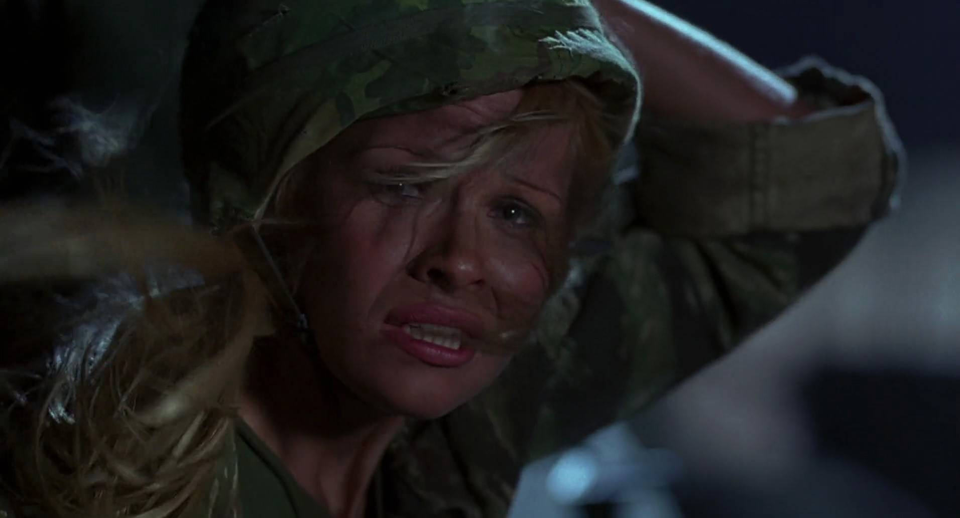 Barb Wire (1996) HD screenshot 5891