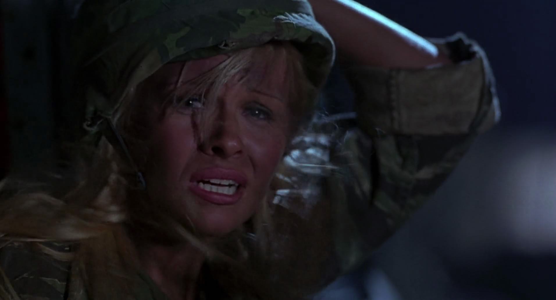 Barb Wire (1996) screencap 5904