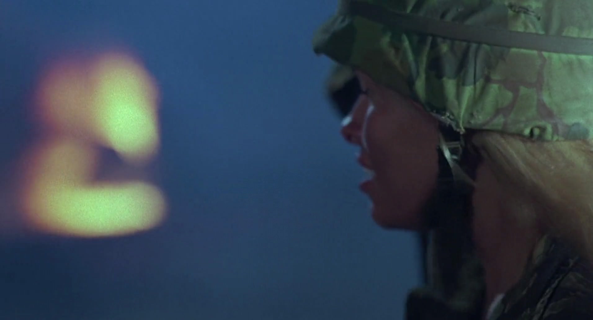 Barb Wire (1996) screencap 5910