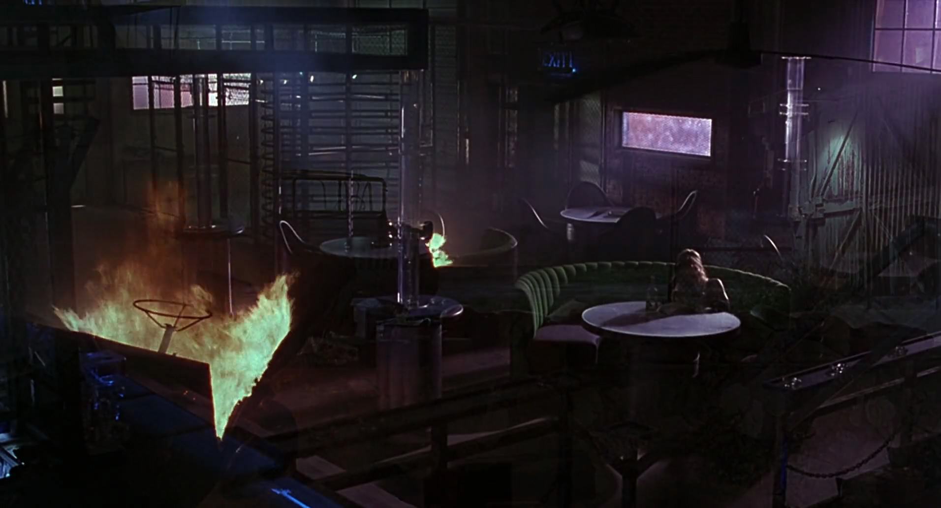 Barb Wire (1996) HD screenshot 5933