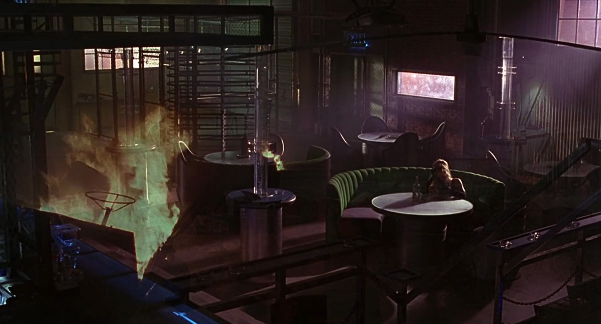 Barb Wire (1996) screencap 5934