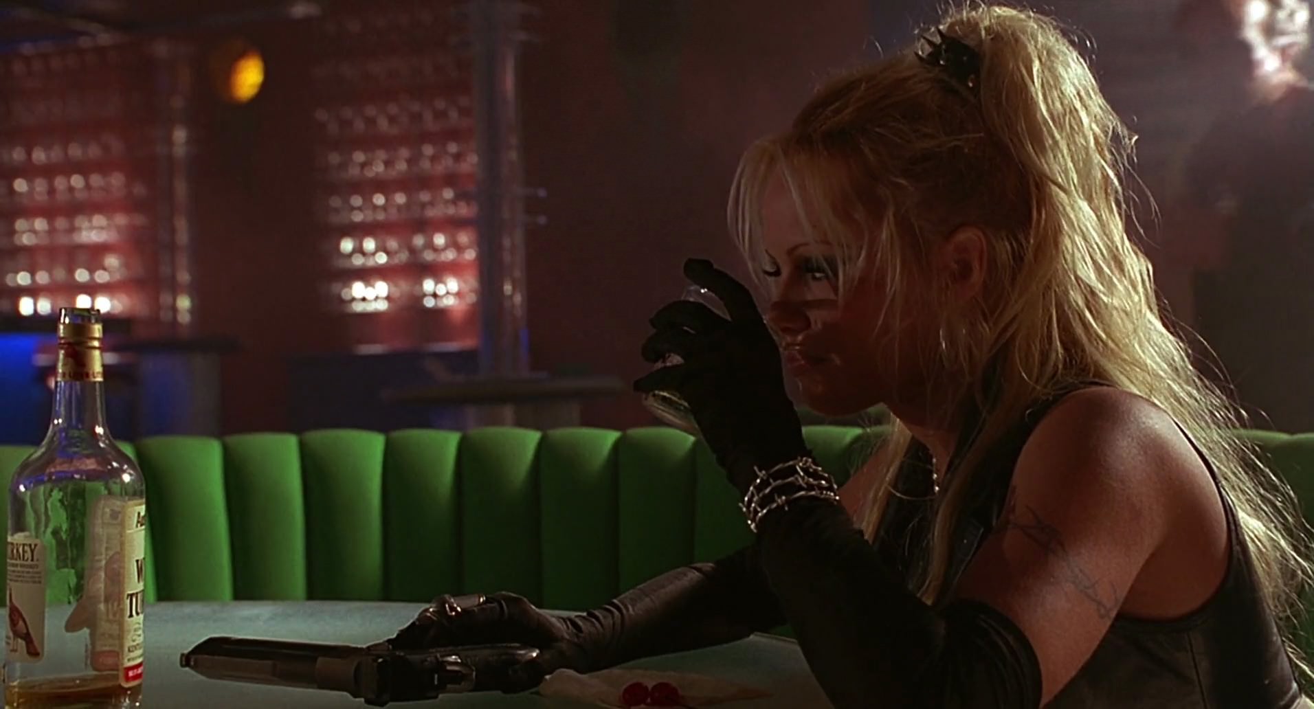 Barb Wire (1996) HD screenshot 5945