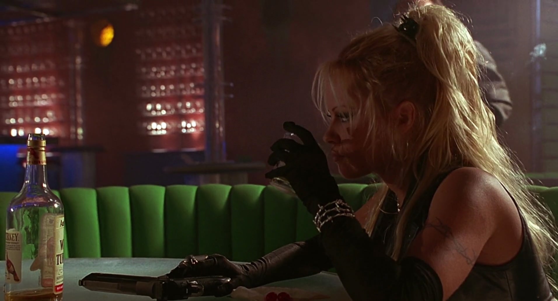 Barb Wire (1996) screencap 5946