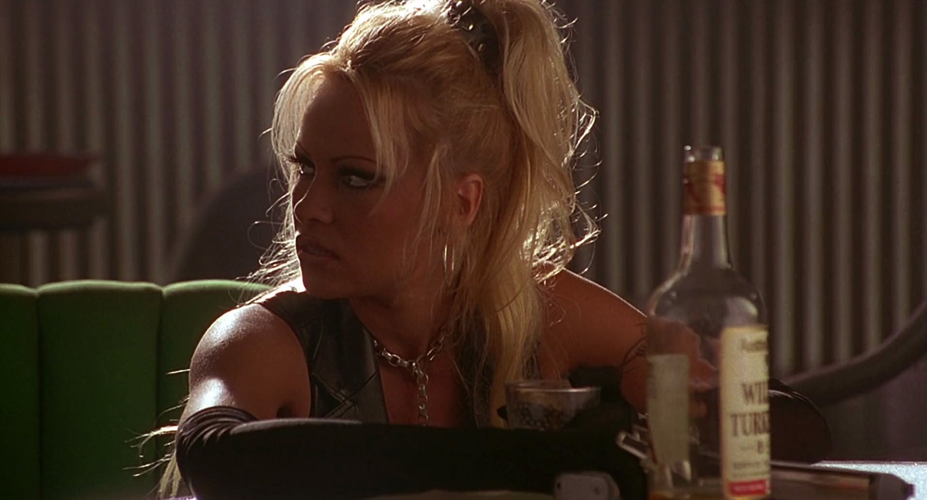 Barb Wire (1996) screencap 5958