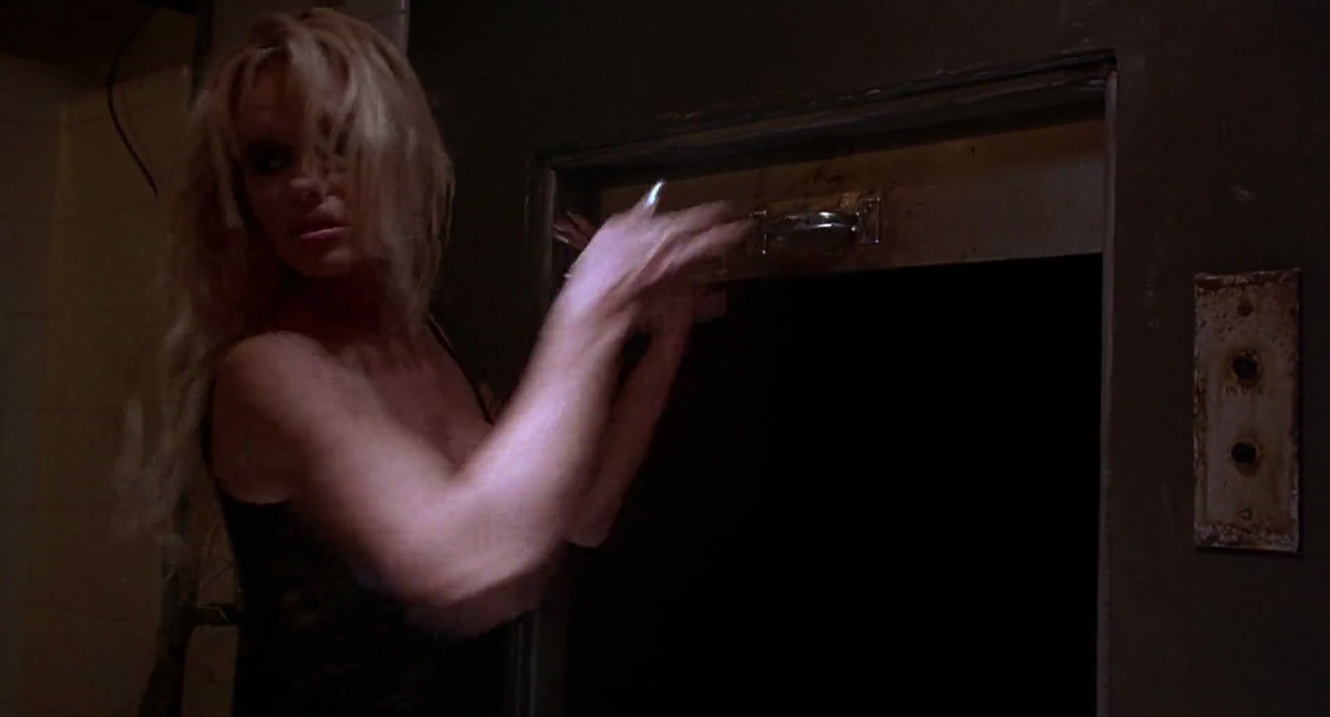 Barb Wire (1996) HD screenshot 596