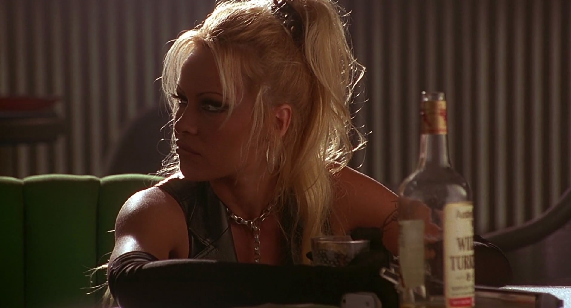 Barb Wire (1996) screencap 5961