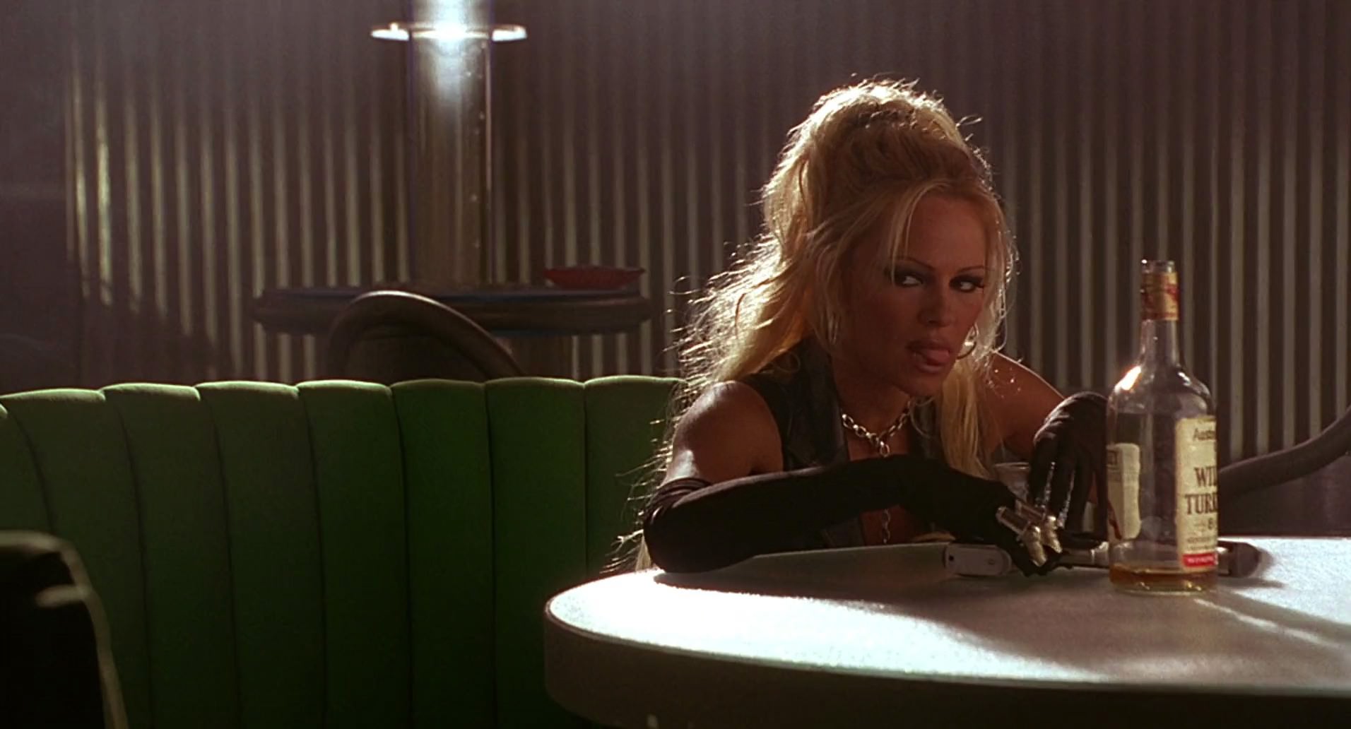 Barb Wire (1996) HD screenshot 5969