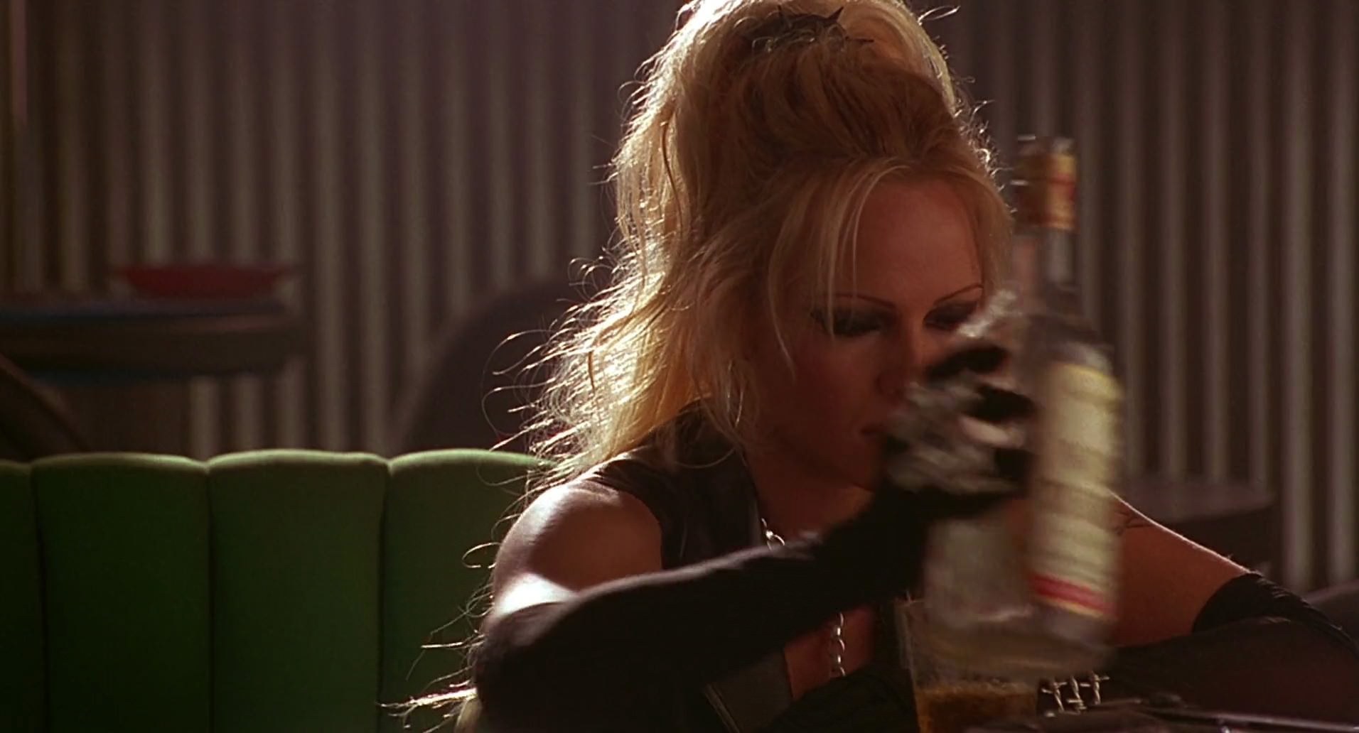 Barb Wire (1996) screencap 6006