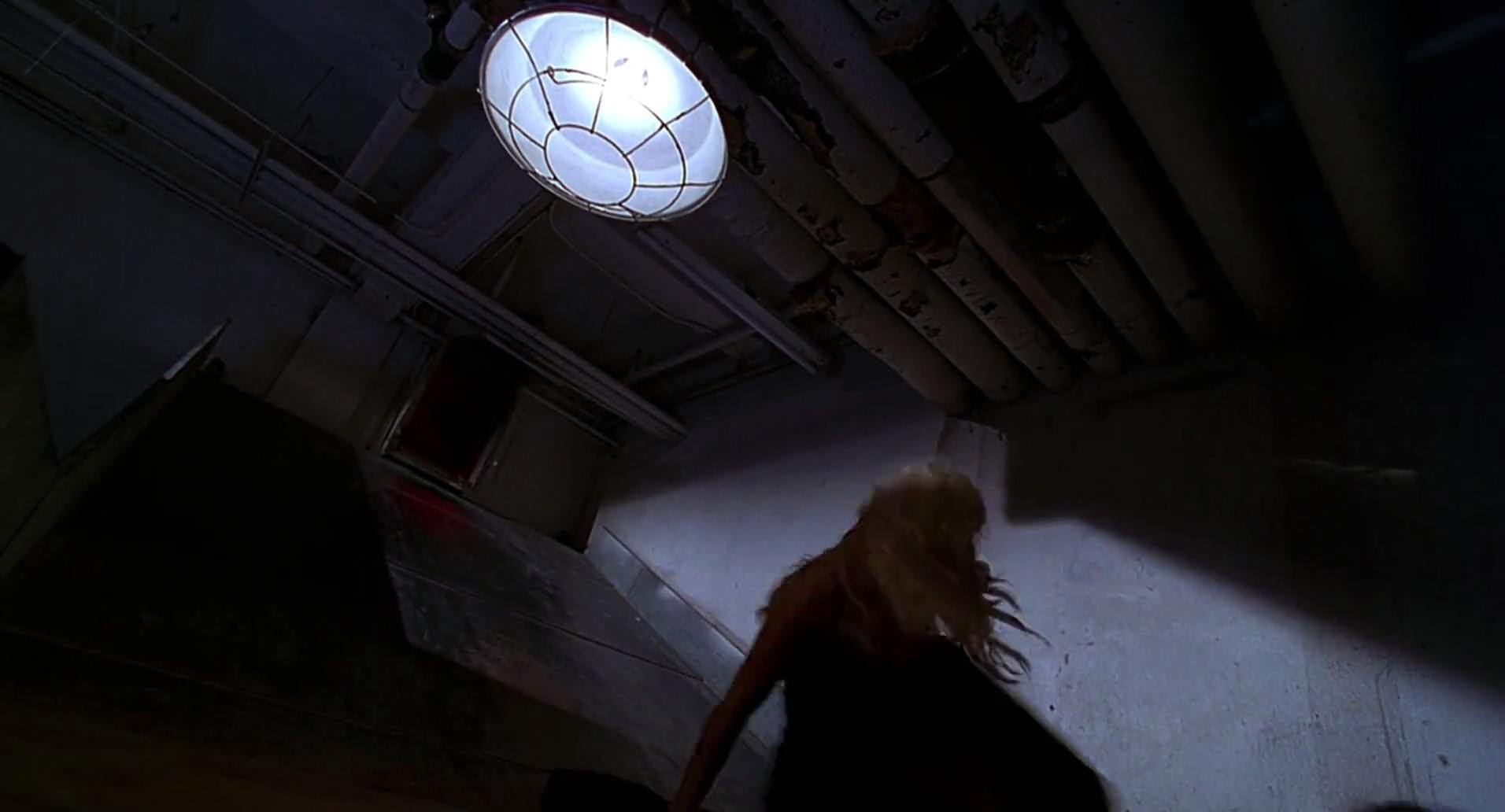 Barb Wire (1996) screencap 606