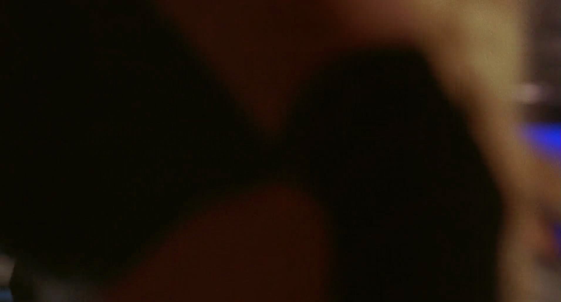 Barb Wire (1996) screencap 6117