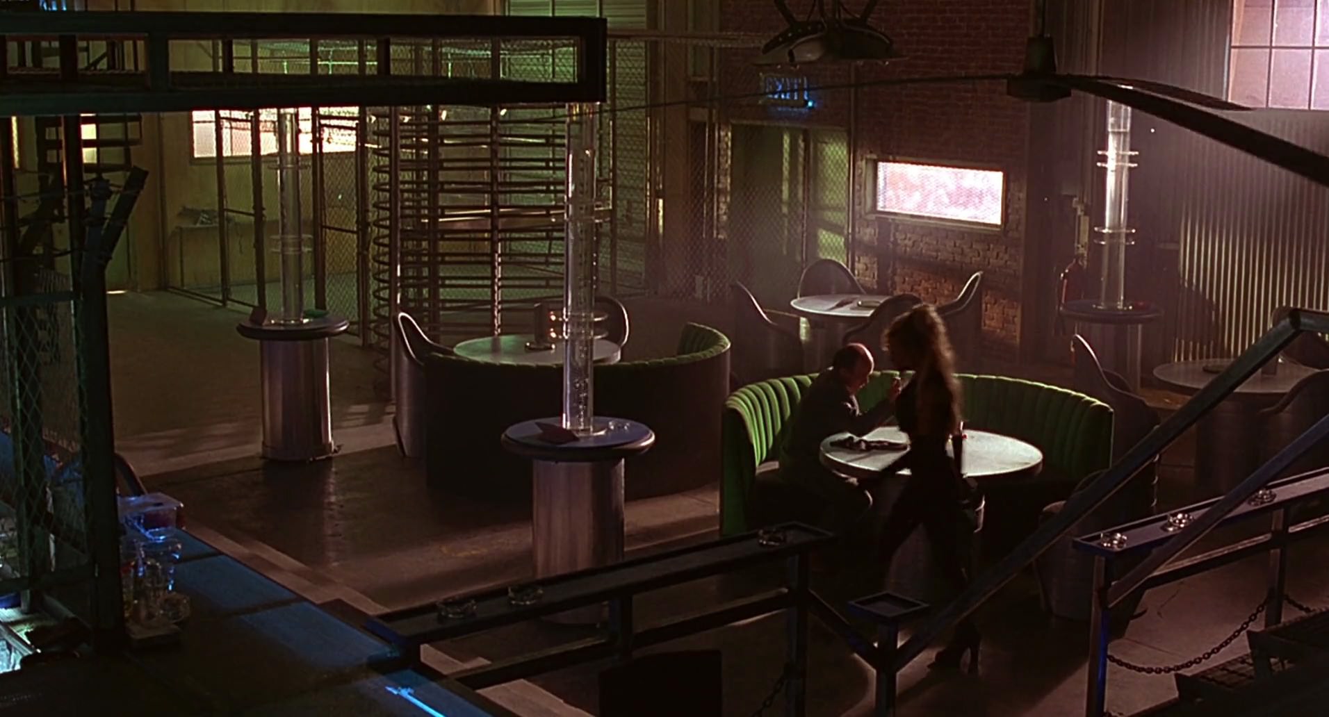 Barb Wire (1996) screencap 6120