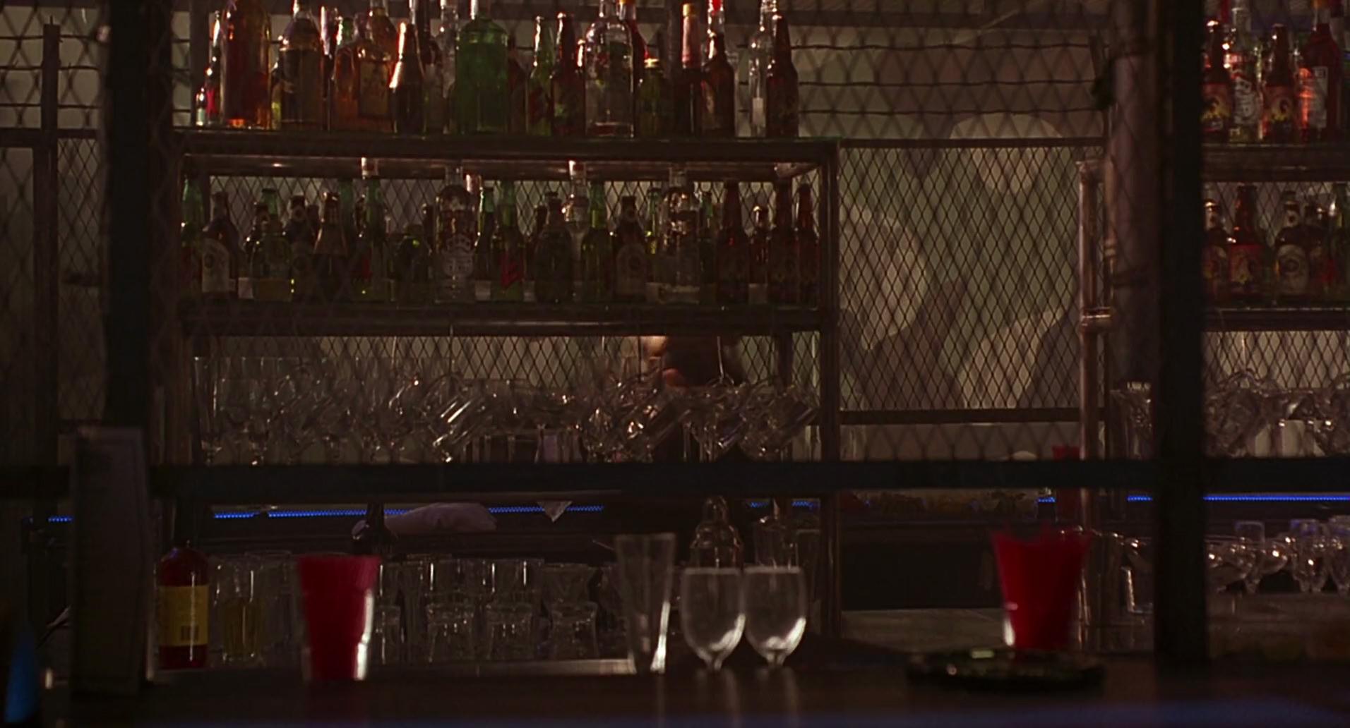 Barb Wire (1996) screencap 6132