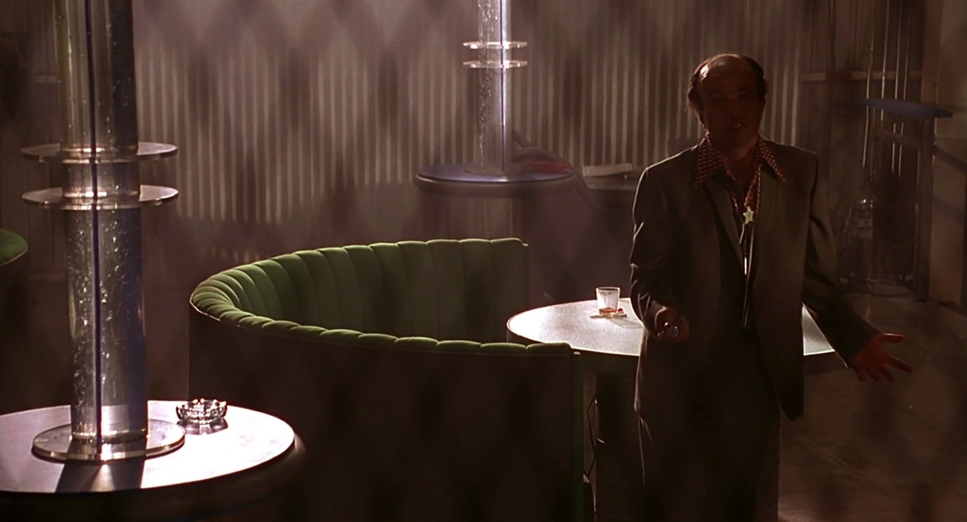 Barb Wire (1996) HD screenshot 6140