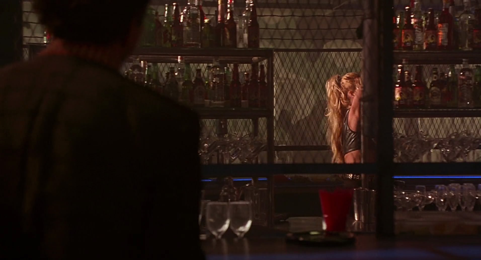Barb Wire (1996) HD screenshot 6149