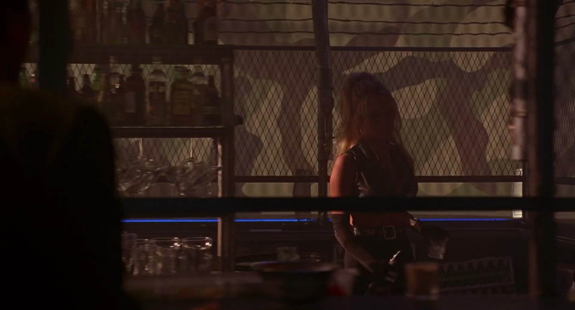 Barb Wire (1996) HD screenshot 6155
