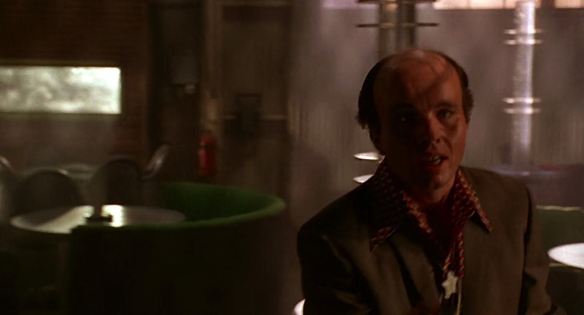 Barb Wire (1996) screencap 6159