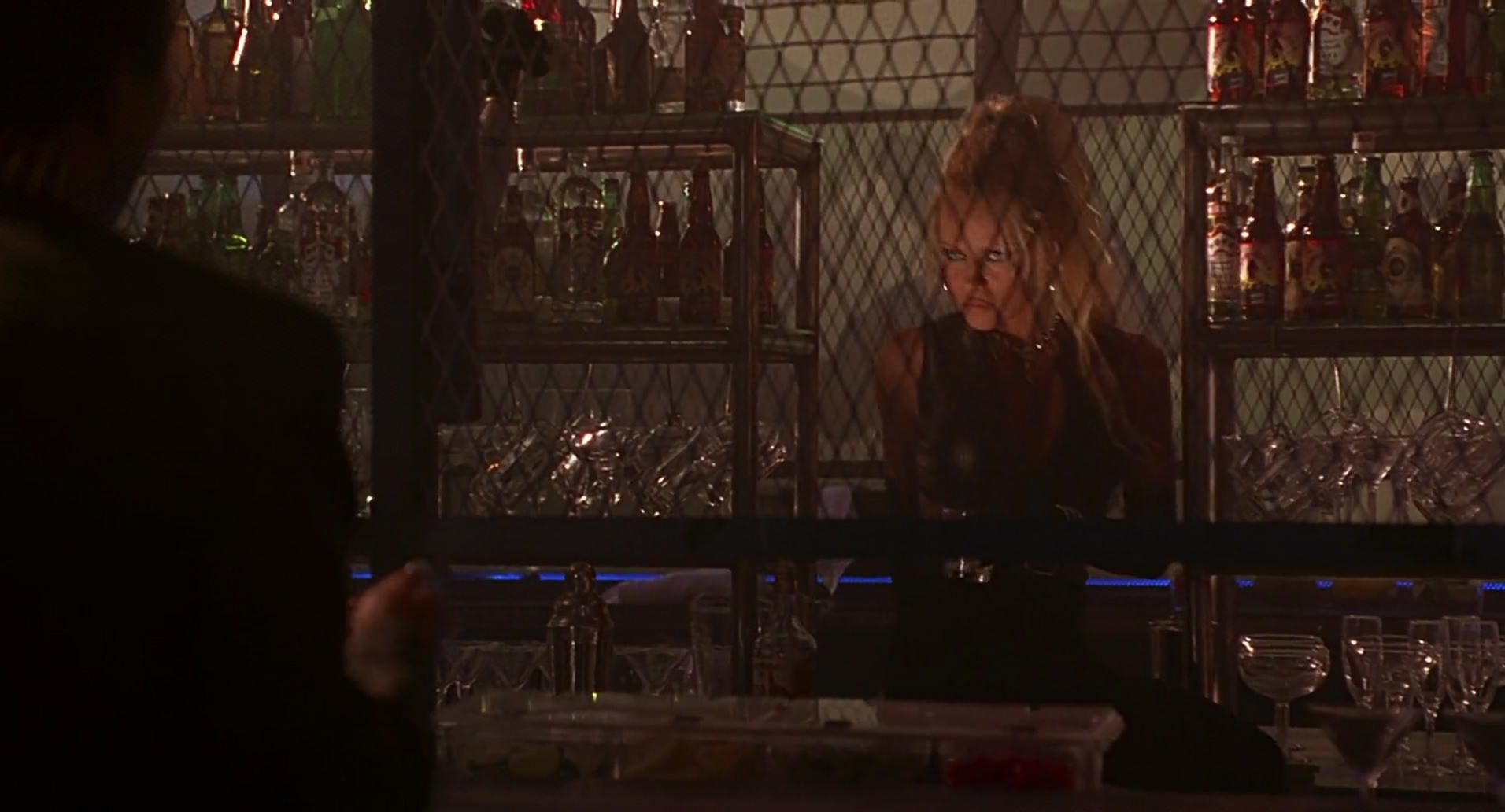 Barb Wire (1996) HD screenshot 6167