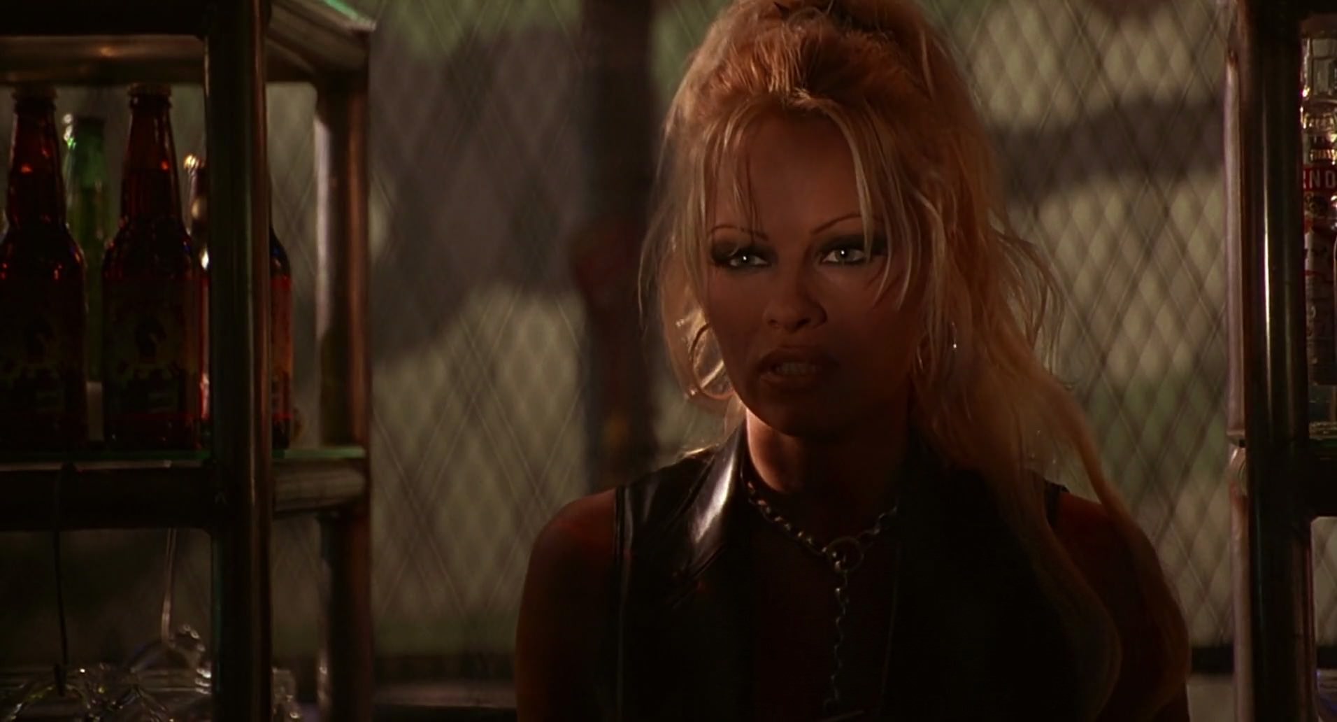 Barb Wire (1996) screencap 6180