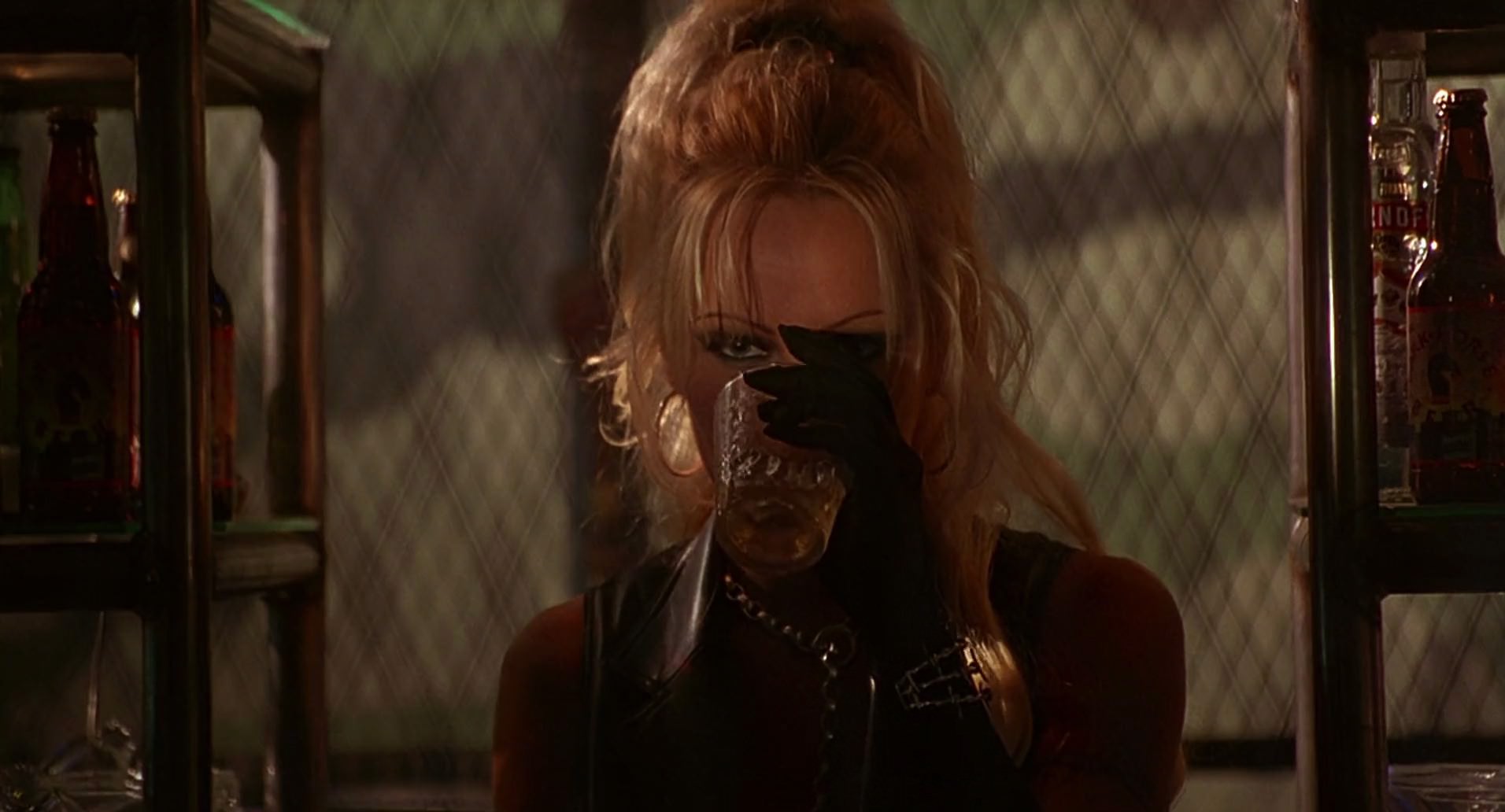 Barb Wire (1996) HD screenshot 6194