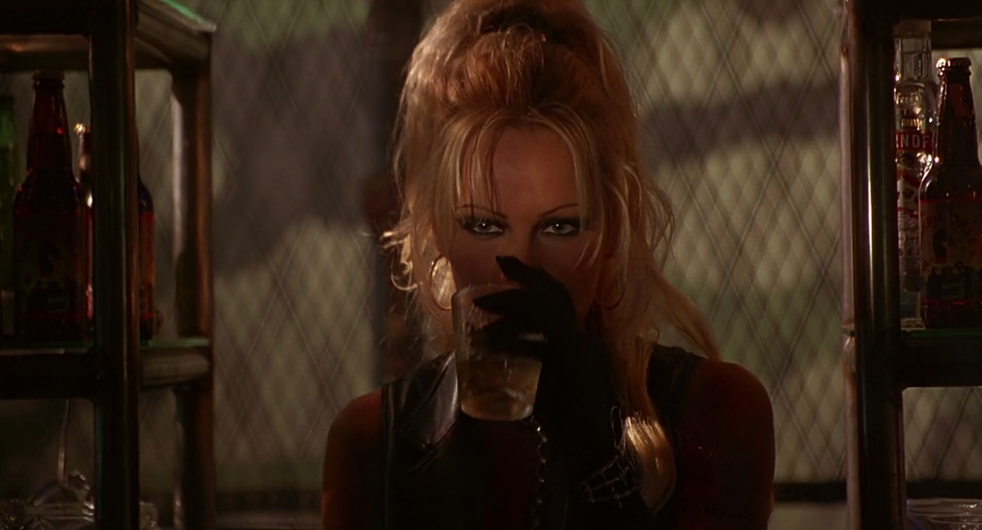 Barb Wire (1996) screencap 6195