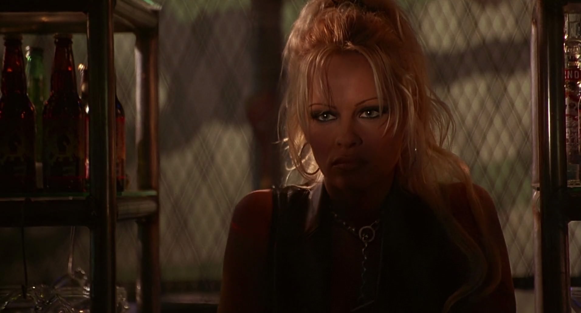 Barb Wire (1996) screencap 6204