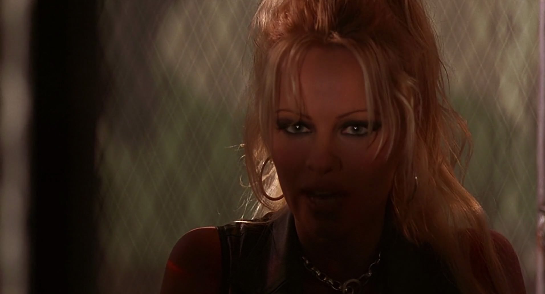 Barb Wire (1996) screencap 6216