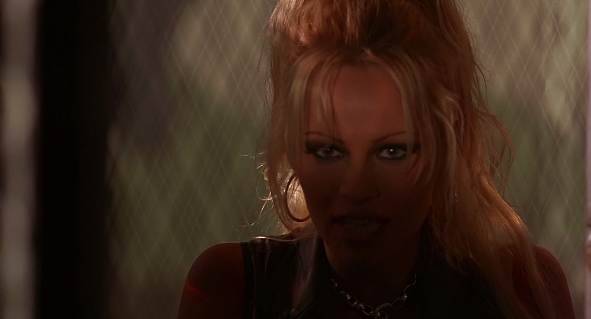Barb Wire (1996) screencap 6219