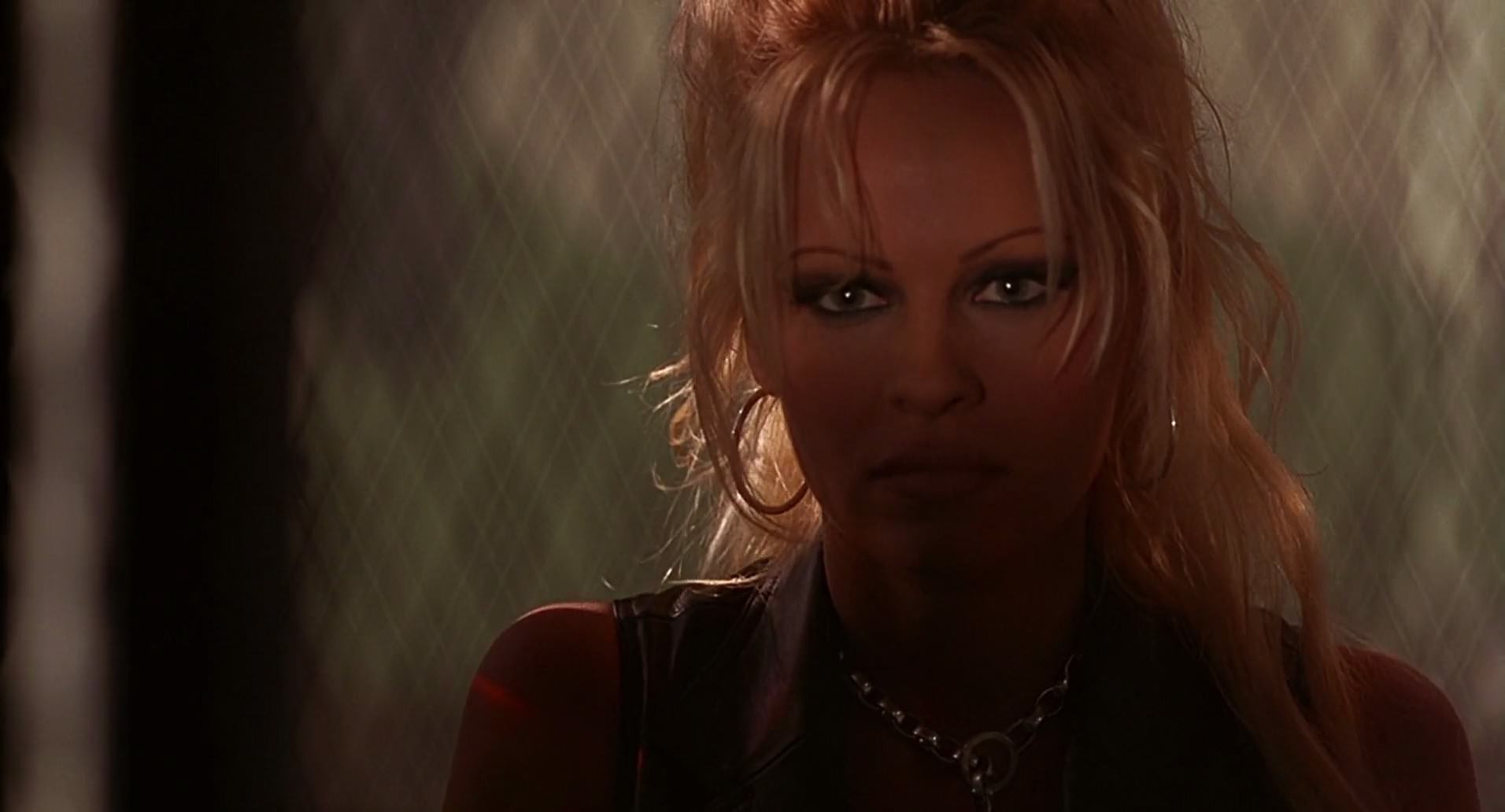 Barb Wire (1996) screencap 6237