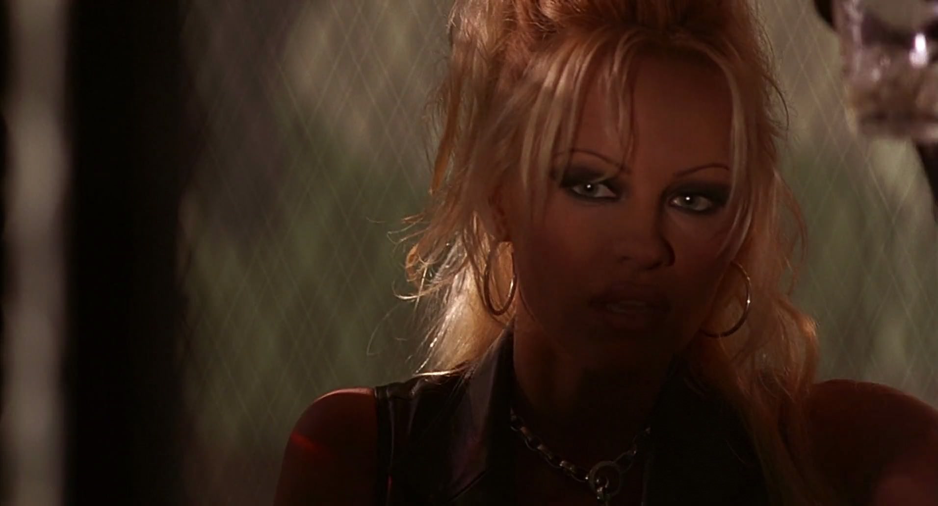 Barb Wire (1996) screencap 6249