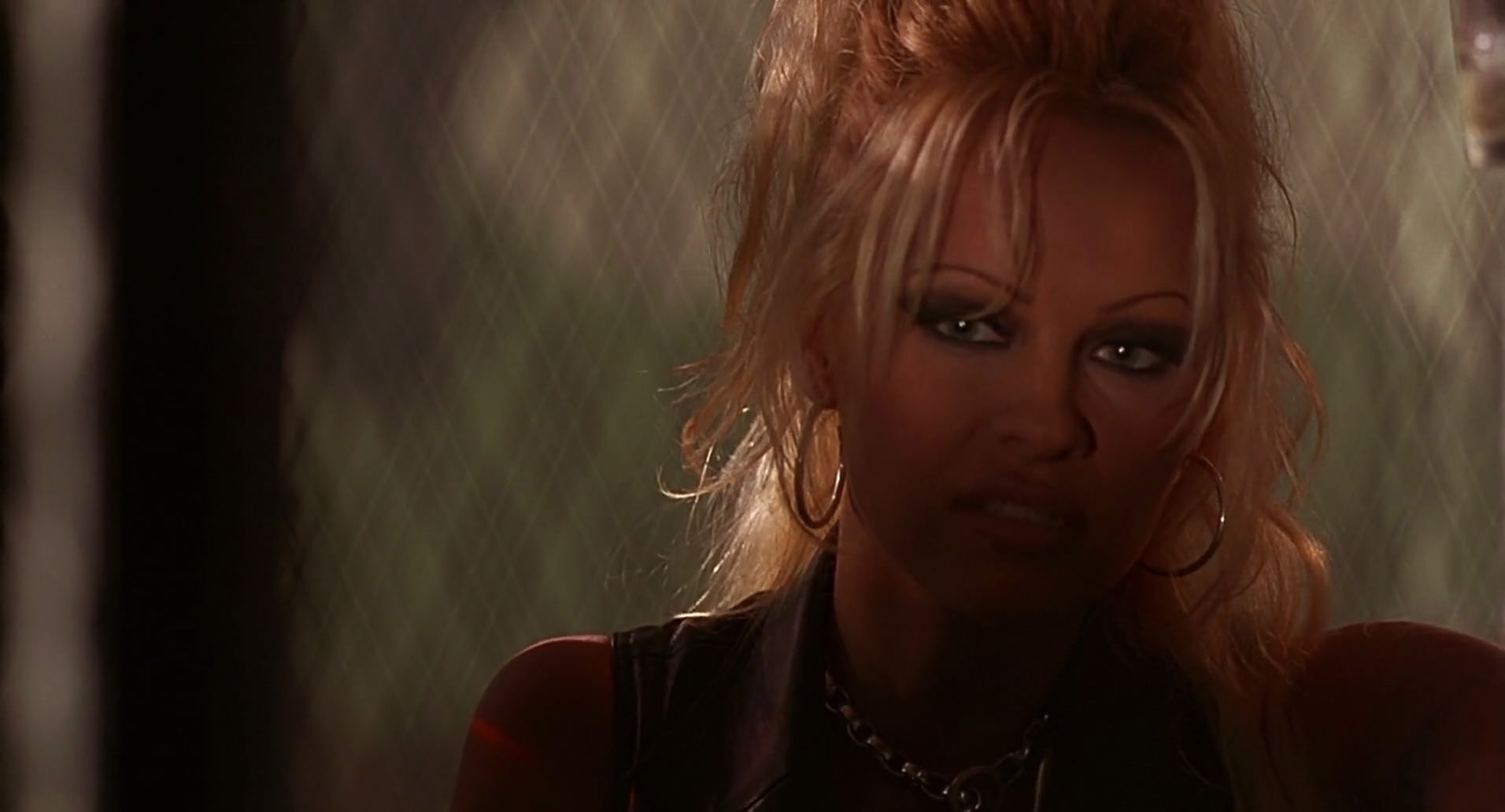 Barb Wire (1996) screencap 6252