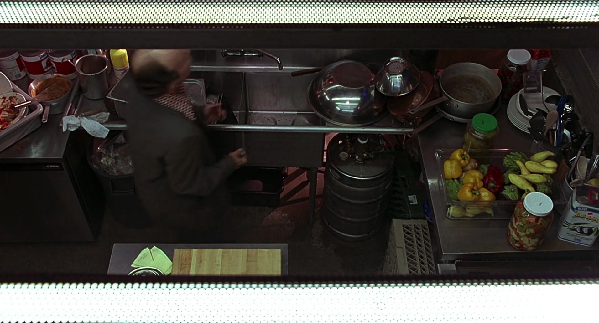 Barb Wire (1996) screencap 6264